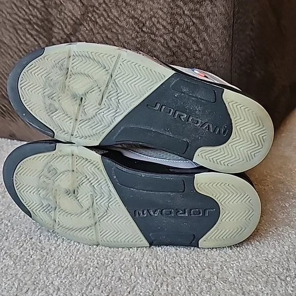 Paris Saint-Germain x Air Jordan 5 Retro Low ‘Paname’ - Picture 7 of 8